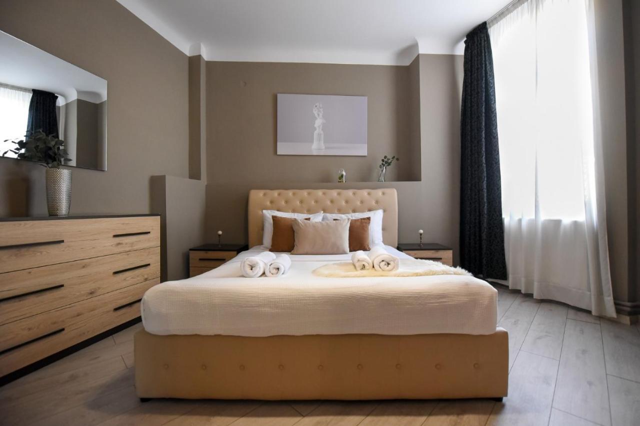 Discover Comfort: Charming & Spacious Apartment In The Old Town Bukurešť Exteriér fotografie