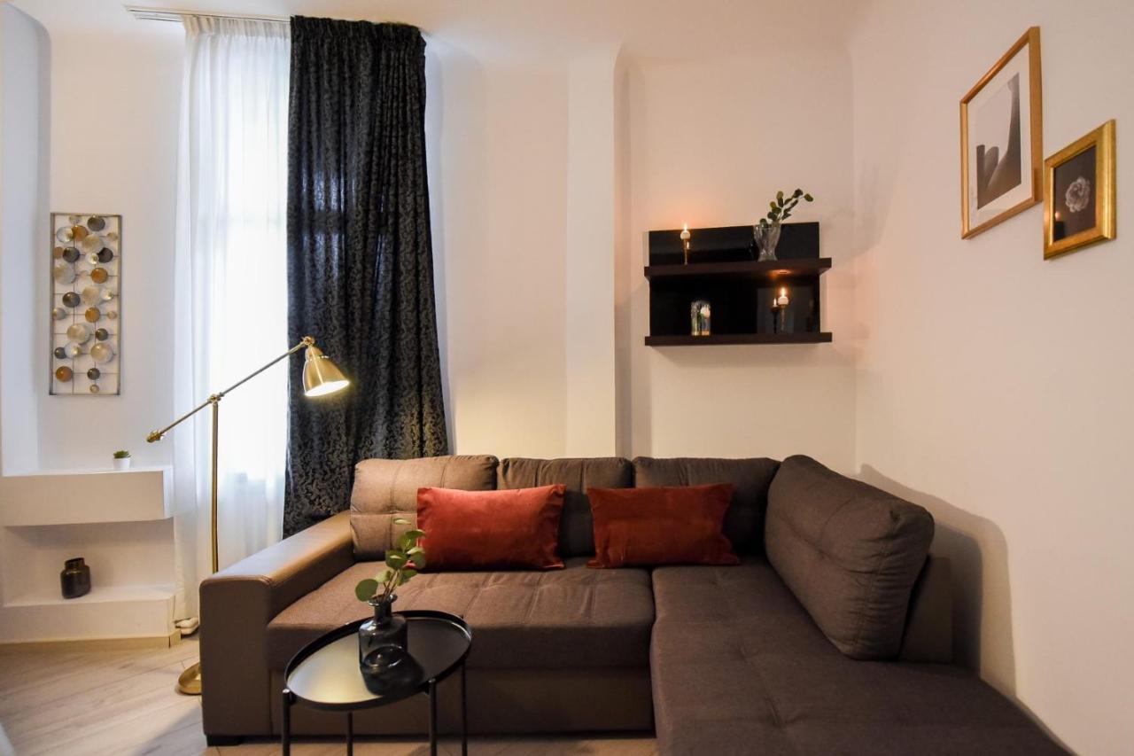 Discover Comfort: Charming & Spacious Apartment In The Old Town Bukurešť Exteriér fotografie