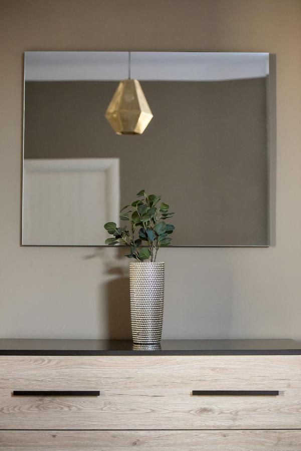 Discover Comfort: Charming & Spacious Apartment In The Old Town Bukurešť Exteriér fotografie