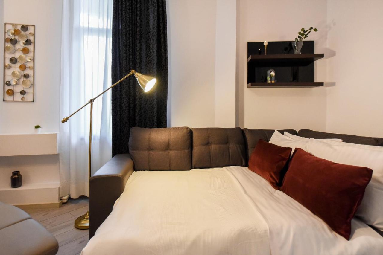 Discover Comfort: Charming & Spacious Apartment In The Old Town Bukurešť Exteriér fotografie