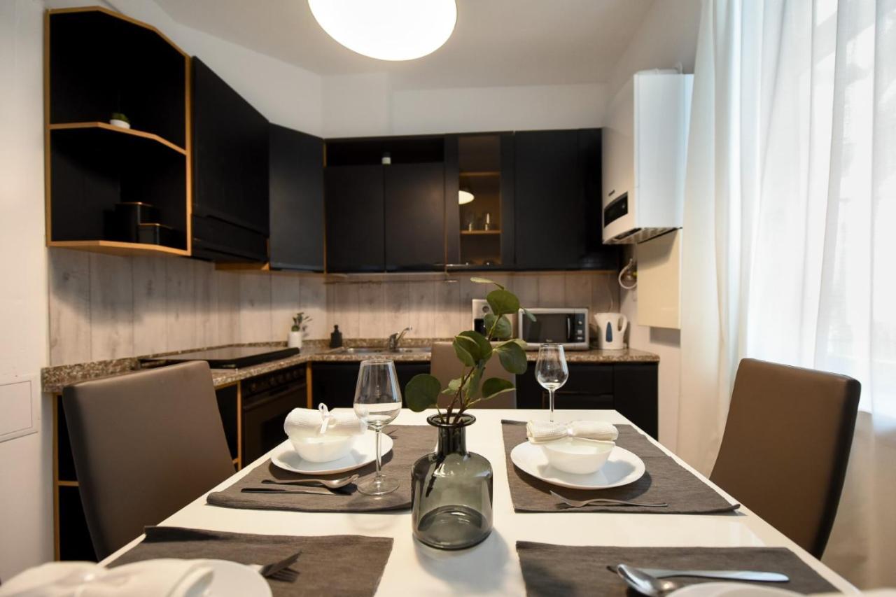 Discover Comfort: Charming & Spacious Apartment In The Old Town Bukurešť Exteriér fotografie