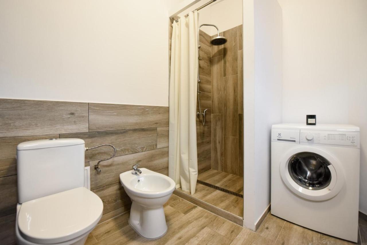 Discover Comfort: Charming & Spacious Apartment In The Old Town Bukurešť Exteriér fotografie
